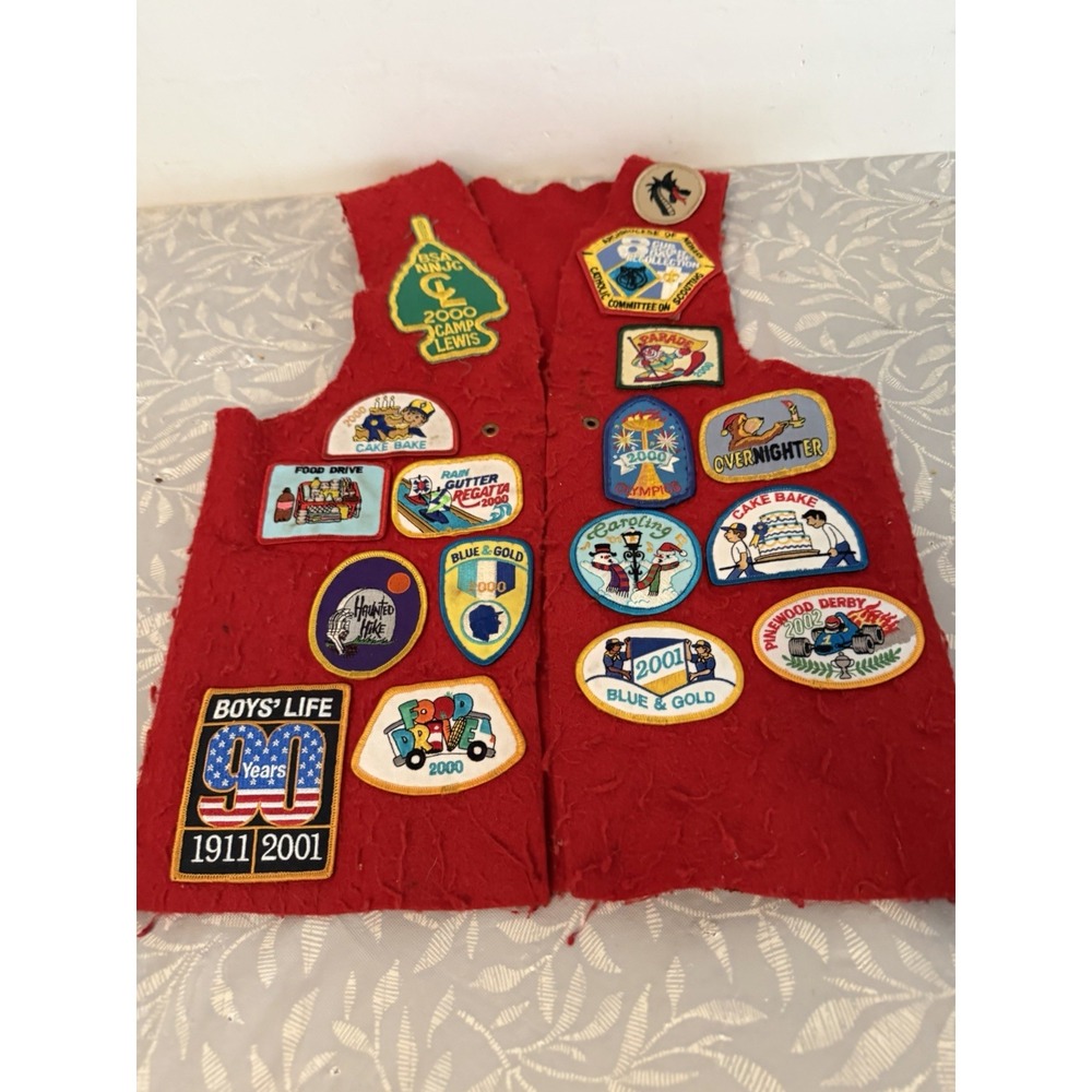 Boy Scouts Patch Vest Kids Small Red Good Vintage 2000-2002 Assorted Badges